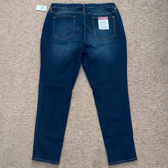 Women’s Jeans - Picture 5 of 12